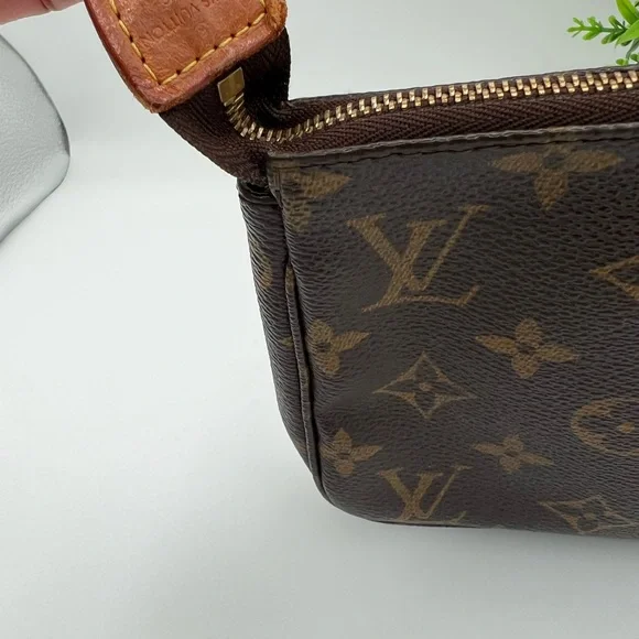 Louis Vuitton monogram pochette GM bag 😍 - Picture 5 of 9